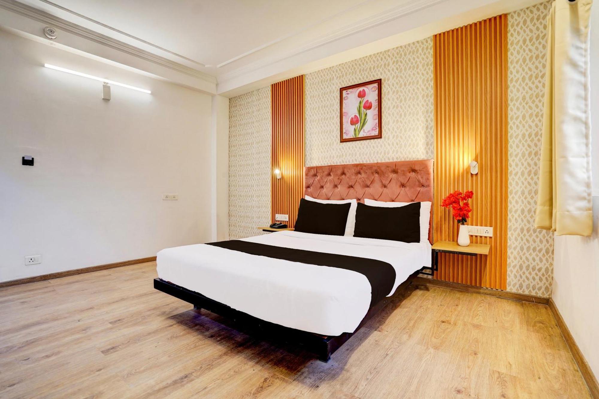 Super Townhouse Jageer Palace Near Mayapuri Chowk 新德里 外观 照片