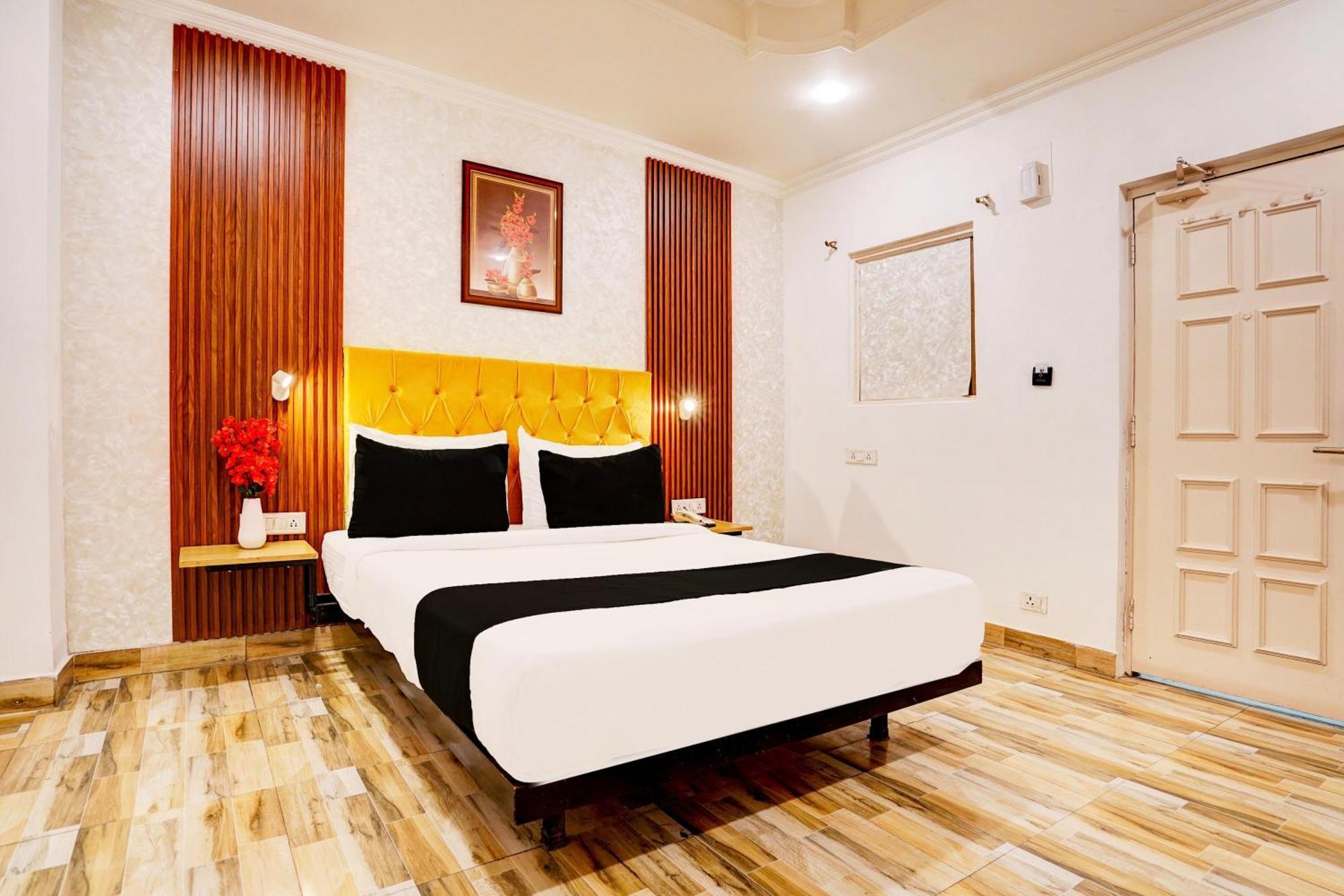 Super Townhouse Jageer Palace Near Mayapuri Chowk 新德里 外观 照片