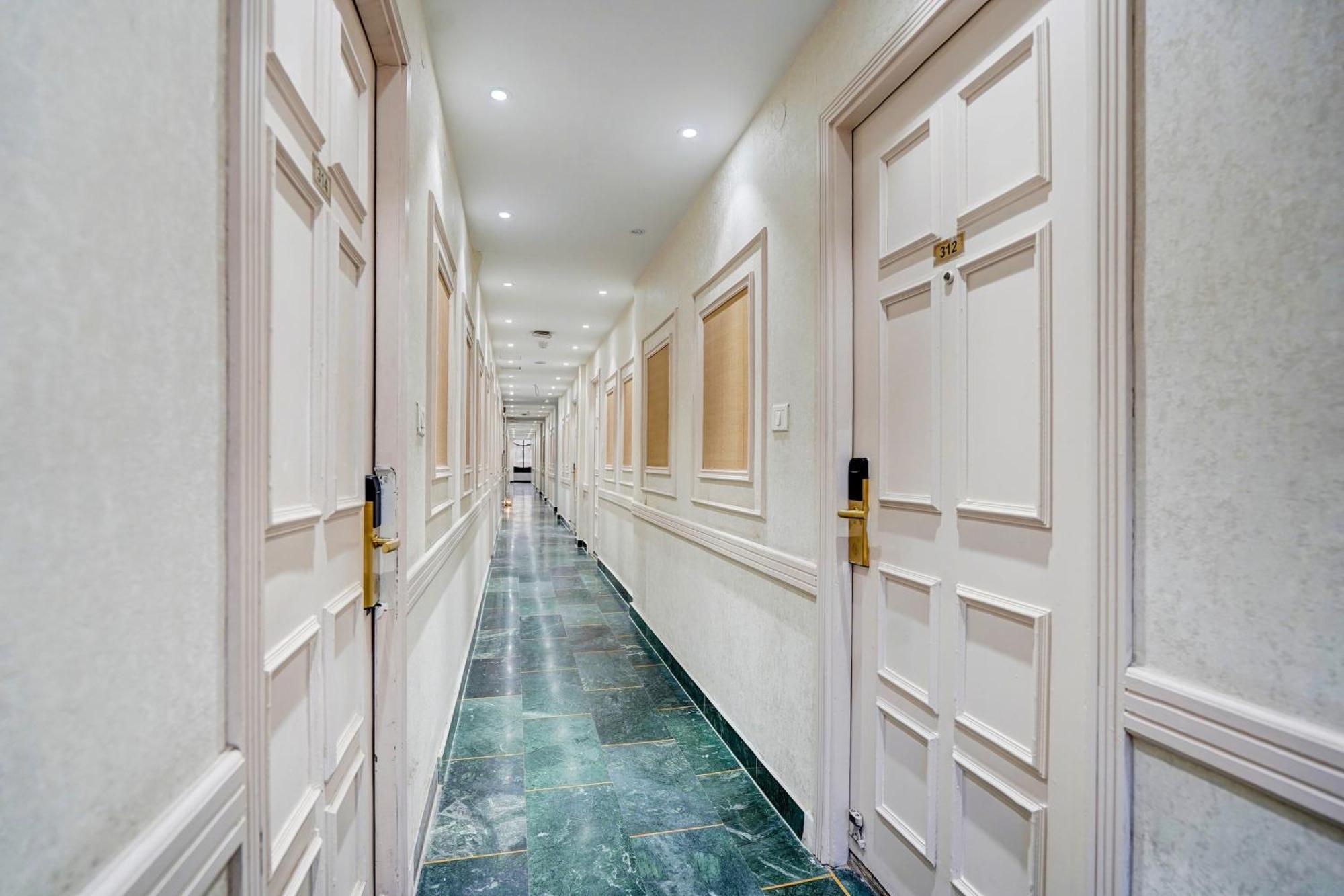 Super Townhouse Jageer Palace Near Mayapuri Chowk 新德里 外观 照片