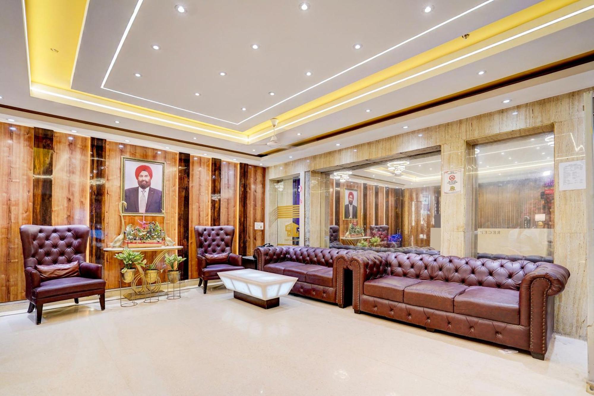 Super Townhouse Jageer Palace Near Mayapuri Chowk 新德里 外观 照片